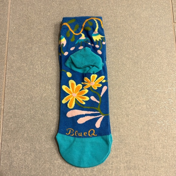 NWOT Blue Q “Don’t Push Me” floral ankle socks - Picture 4 of 8